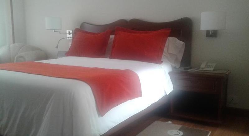 בוגוטה Hotel Santa Lucia Boutique Spa מראה חיצוני תמונה A bed with a duvet cover
