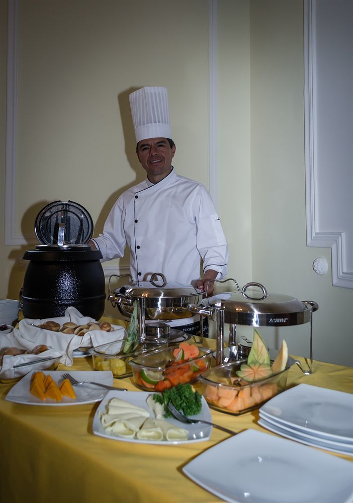 בוגוטה Hotel Santa Lucia Boutique Spa מראה חיצוני תמונה A buffet at a hotel