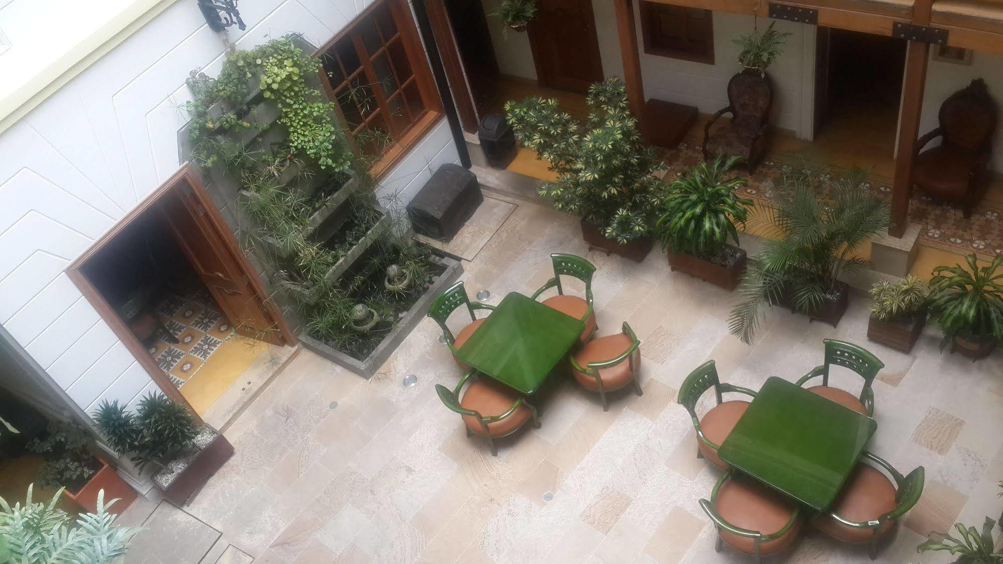 בוגוטה Hotel Santa Lucia Boutique Spa מראה חיצוני תמונה The courtyard of the hotel